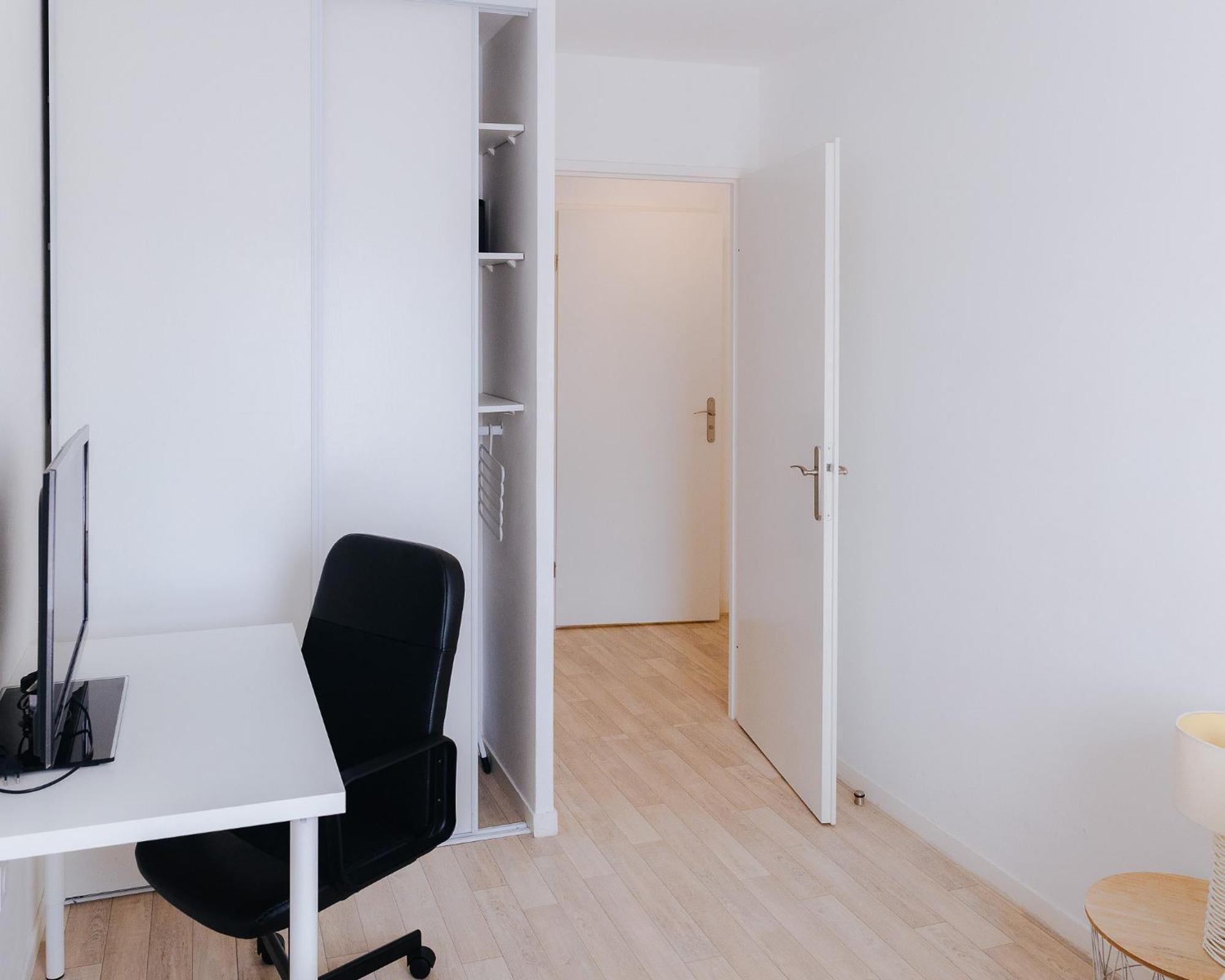 Appartement Luxueux, Neuf & Equipe A Versailles, แซ็ง-ซี-เลโคล ภายนอก รูปภาพ