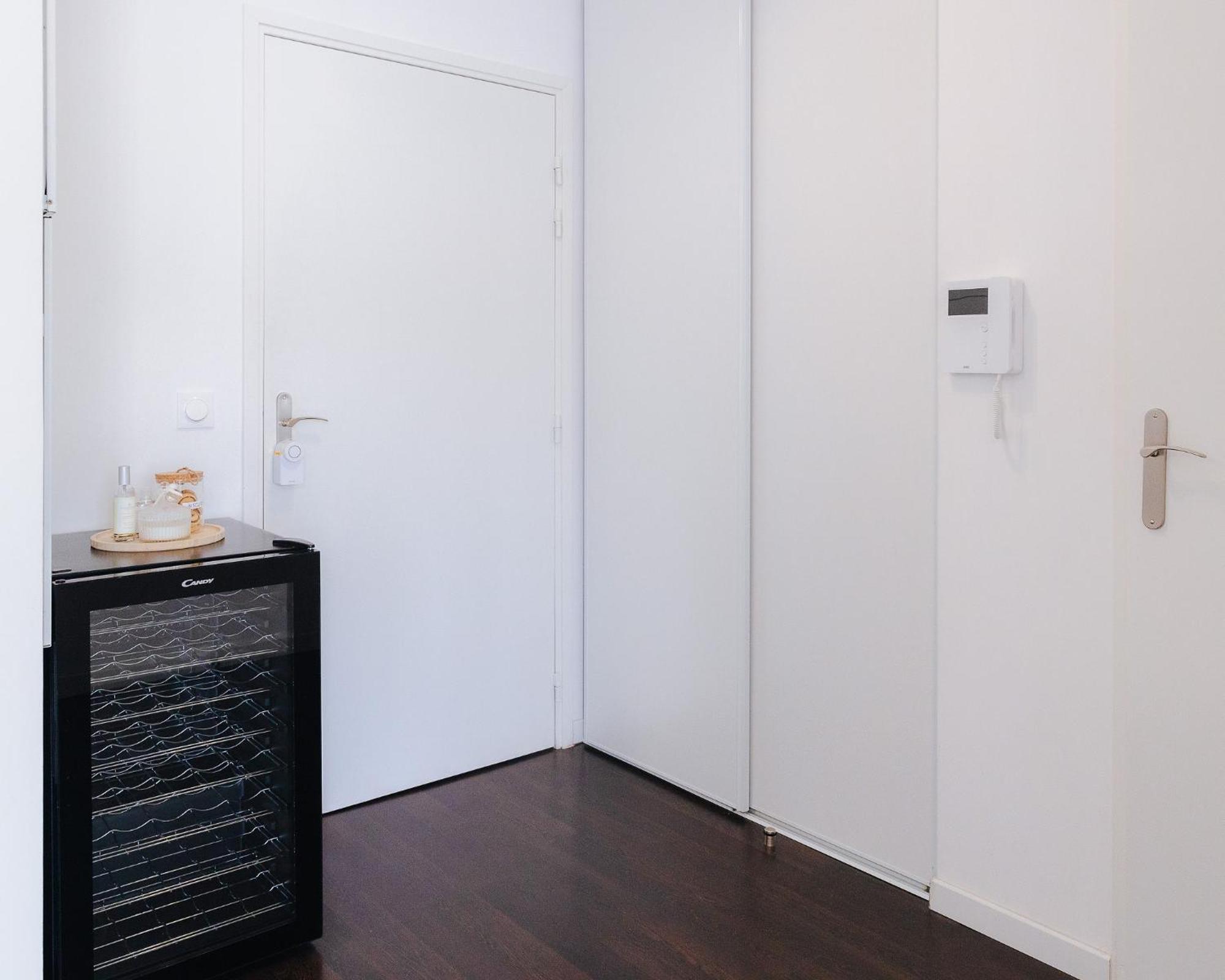 Appartement Luxueux, Neuf & Equipe A Versailles, แซ็ง-ซี-เลโคล ภายนอก รูปภาพ