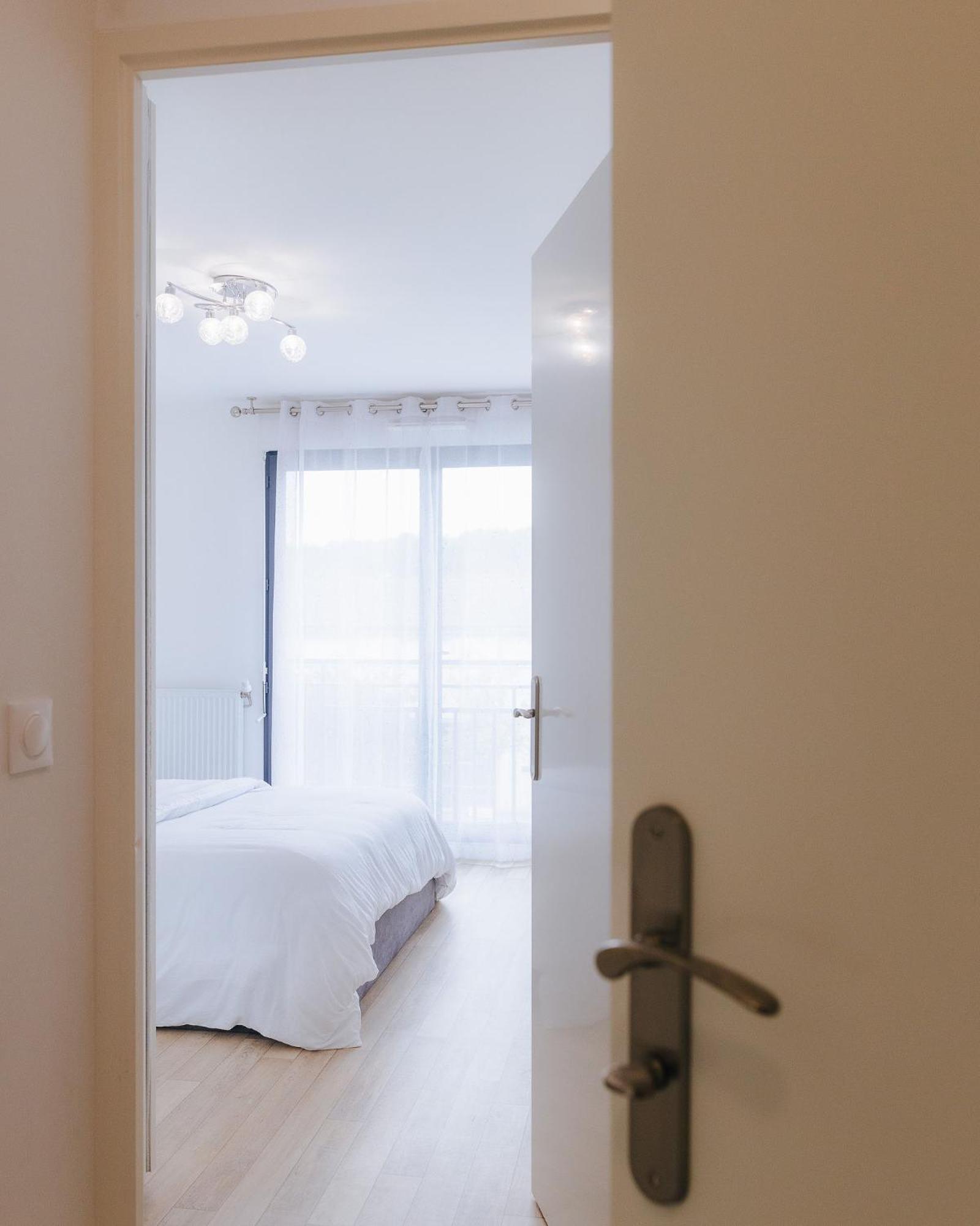 Appartement Luxueux, Neuf & Equipe A Versailles, แซ็ง-ซี-เลโคล ภายนอก รูปภาพ