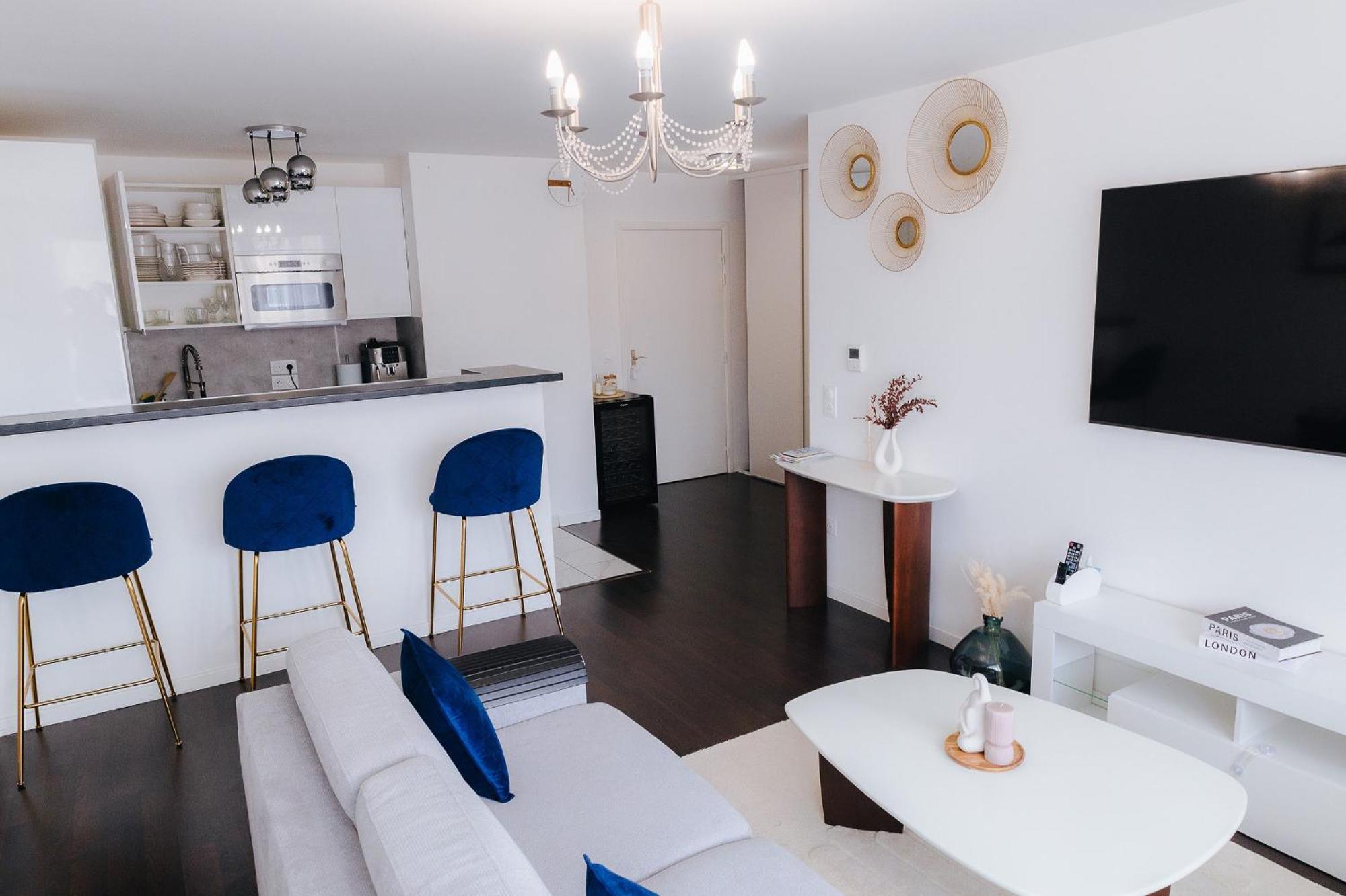 Appartement Luxueux, Neuf & Equipe A Versailles, แซ็ง-ซี-เลโคล ภายนอก รูปภาพ