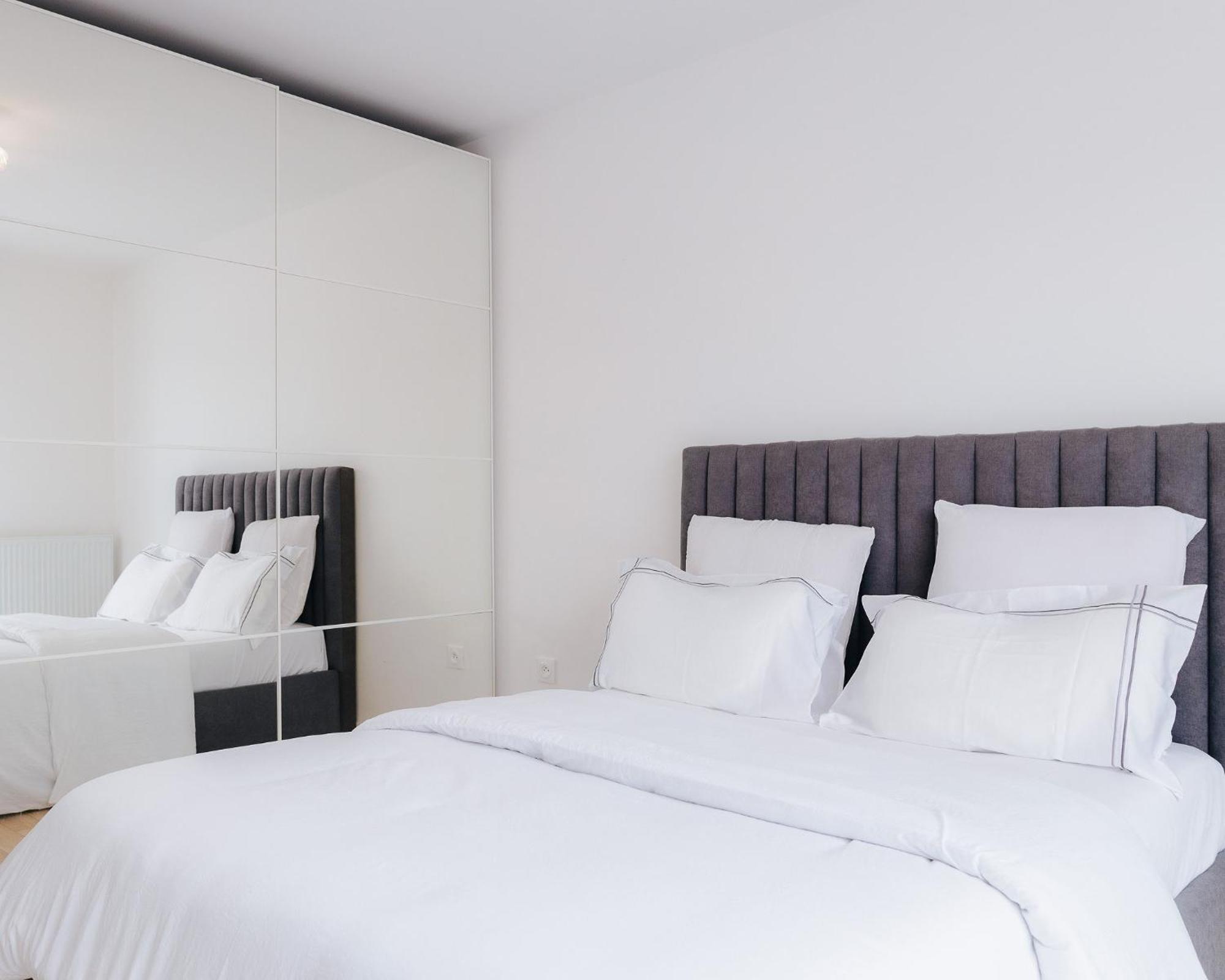 Appartement Luxueux, Neuf & Equipe A Versailles, แซ็ง-ซี-เลโคล ภายนอก รูปภาพ