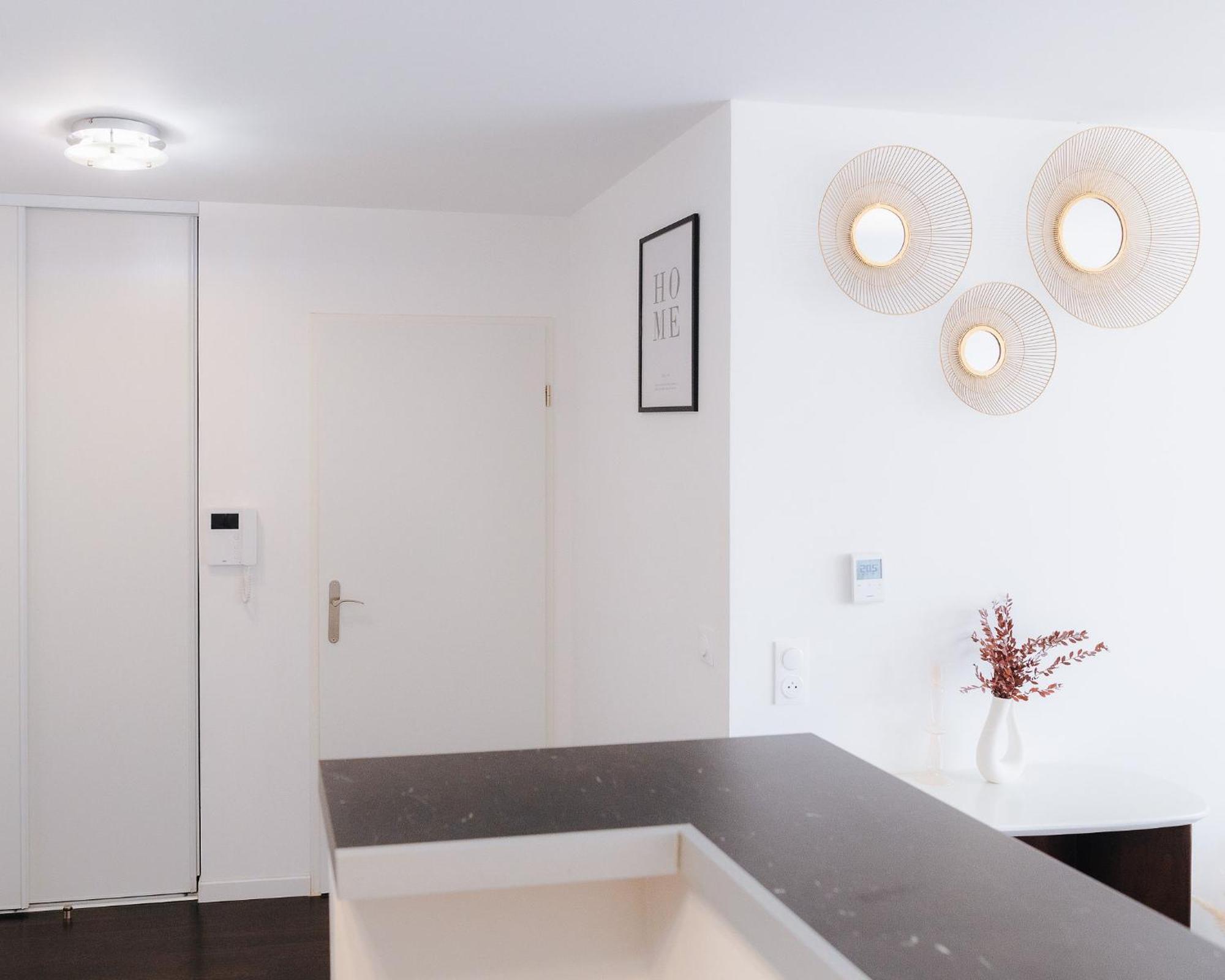 Appartement Luxueux, Neuf & Equipe A Versailles, แซ็ง-ซี-เลโคล ภายนอก รูปภาพ